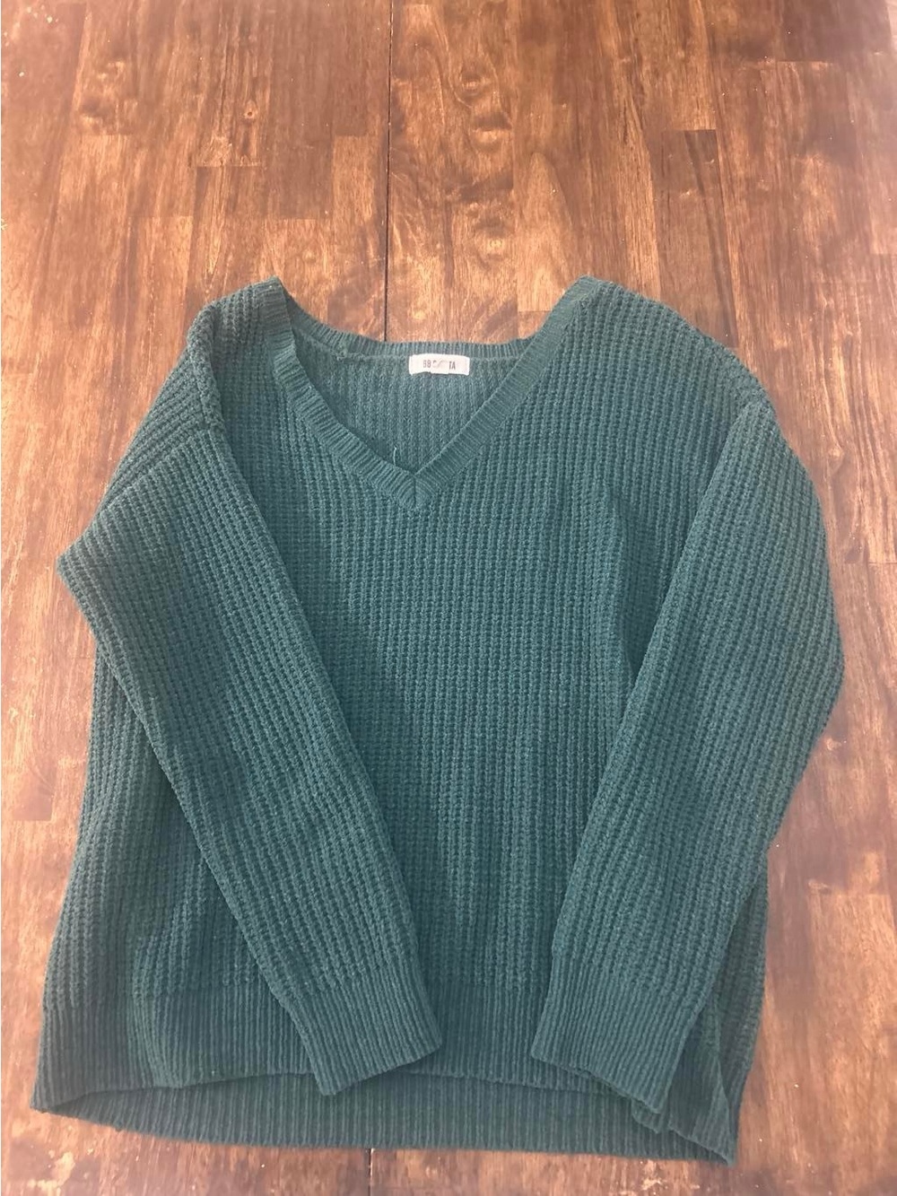 BB Dakota Forest Green Ribbed V‑Neck Sweater